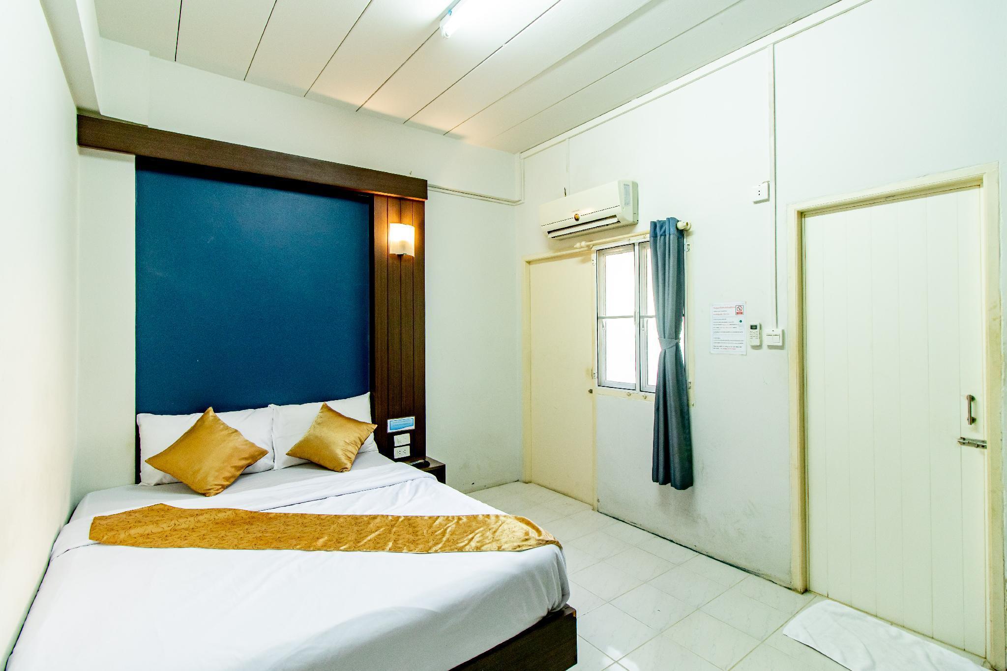 Riski Residencia Bangkok Exterior foto