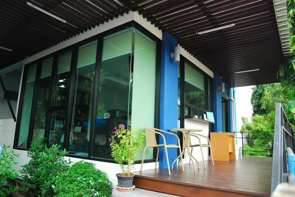 Riski Residencia Bangkok Exterior foto