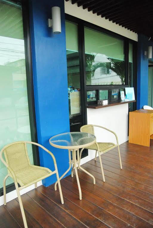 Riski Residencia Bangkok Exterior foto